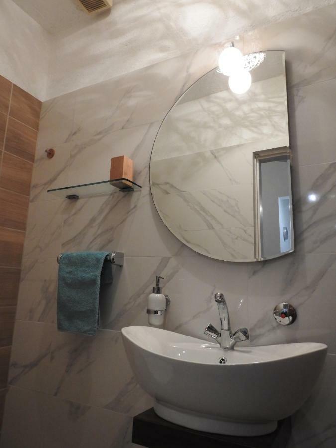 Sunrise Vid Apartment Dugi Rat Exterior photo