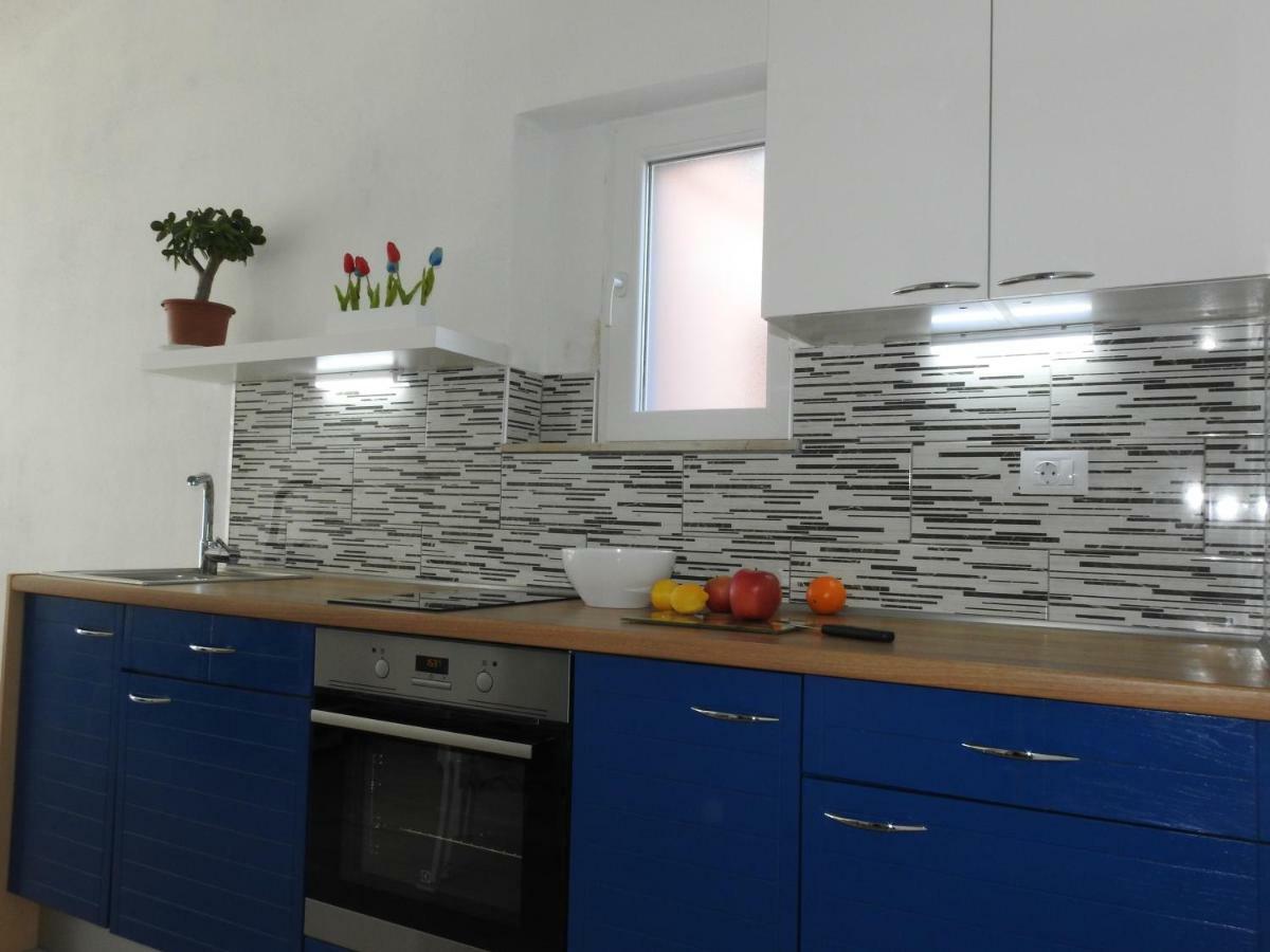 Sunrise Vid Apartment Dugi Rat Exterior photo