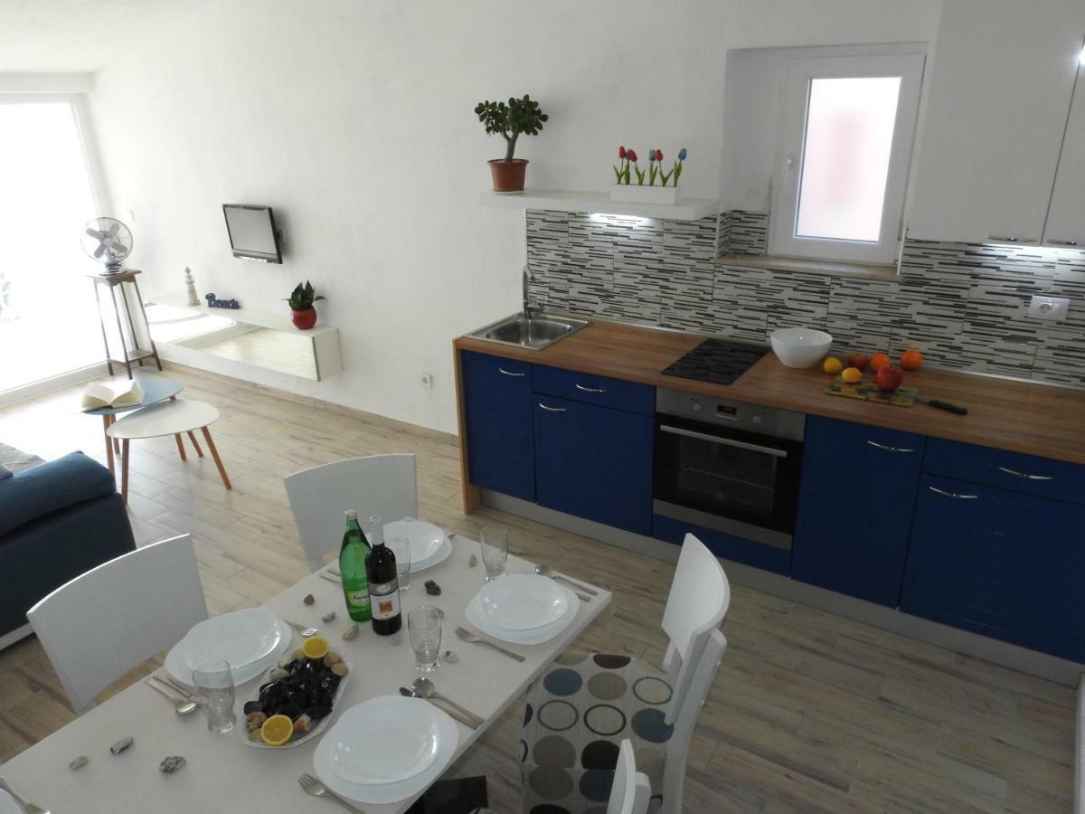 Sunrise Vid Apartment Dugi Rat Exterior photo